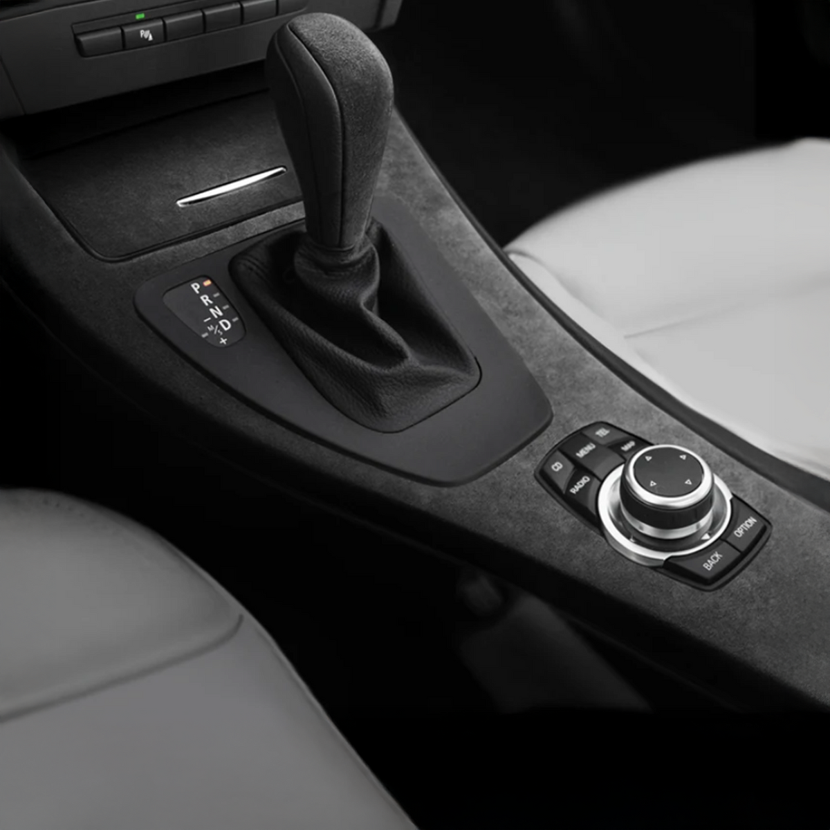 Revestimiento de Consola Central en Alcántara - BMW E90/E92